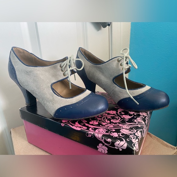 ModCloth Qupid Blue and Gray Suede Tie Up Heels, Size 7.5 - Picture 2 of 5
